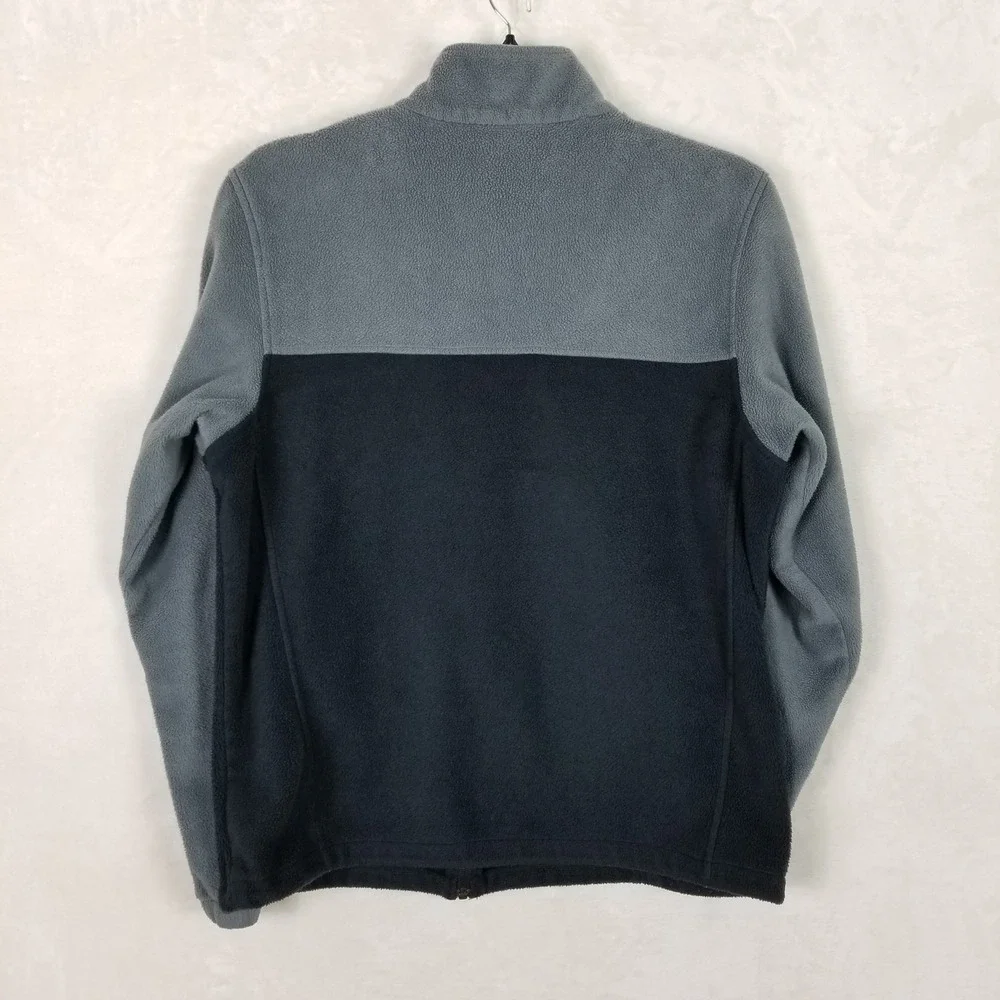 Columbia embrace crisp